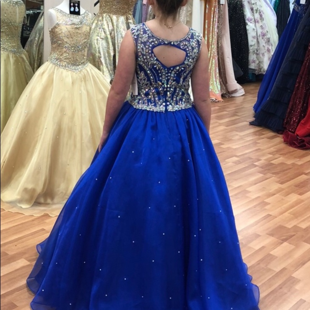 Pageant dress - Picture 2 of 2
